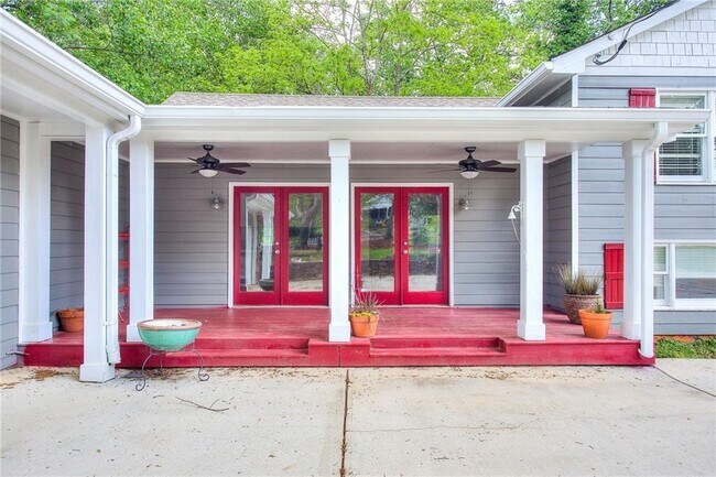 Foto del edificio - 2067 Brockett Rd