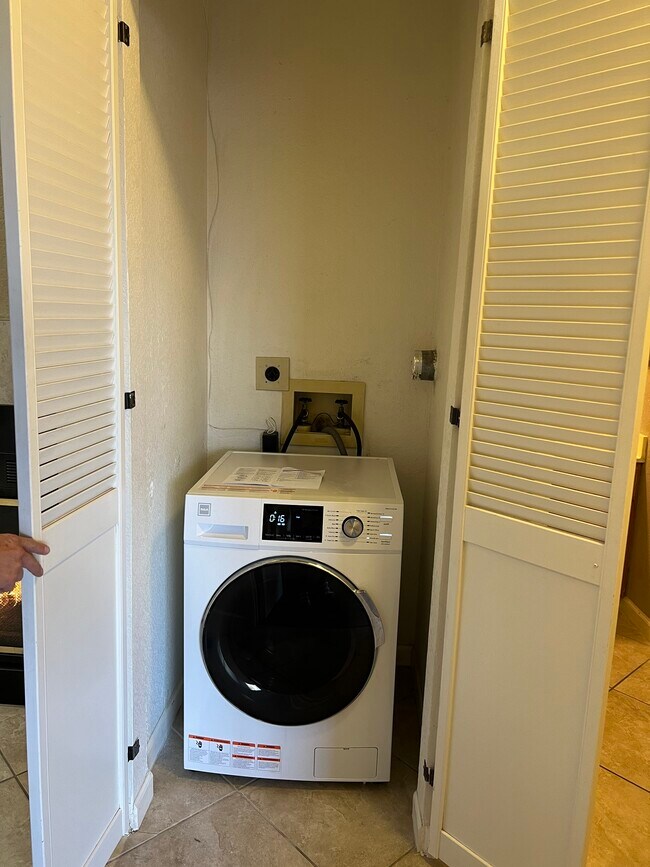 2541 Fulton Square Ln Unit 41, Sacramento, CA 95821 Condo for Rent in