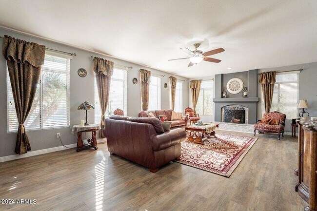 Foto del edificio - 1341 E Rockledge Road