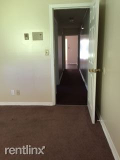 Building Photo - 1010 N Larchmont Ave