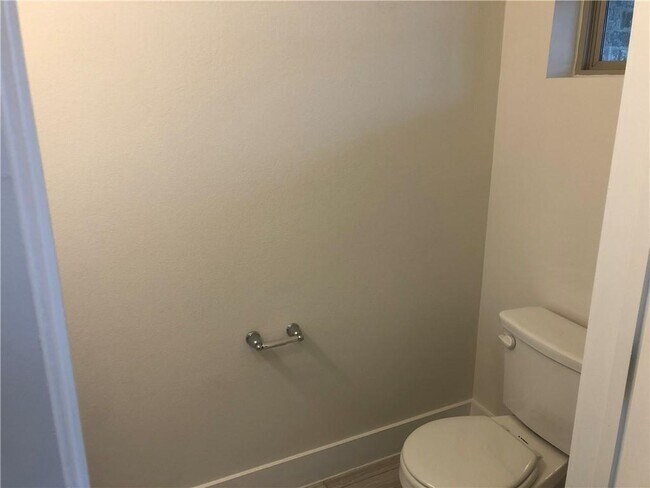 Building Photo - 520 White Steppe Way