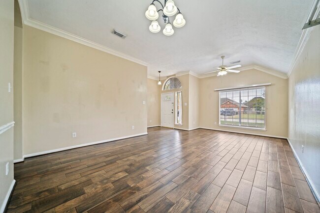 Foto del edificio - 7530 Alderly Dr