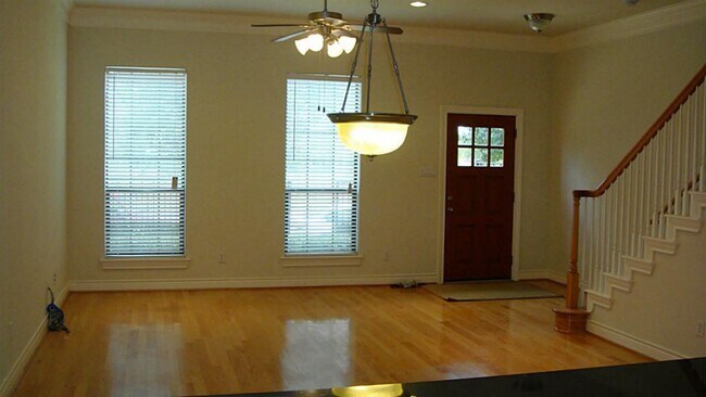 Foto del edificio - 9102 Lakes at 610 Dr