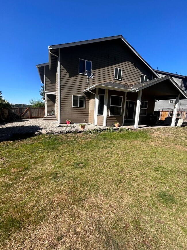 Foto del edificio - 9202-9198 198th St Ct E