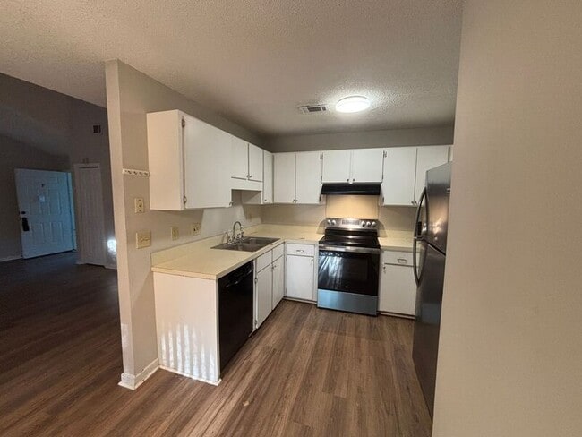 Building Photo - 6241 Rolling Fork Rd