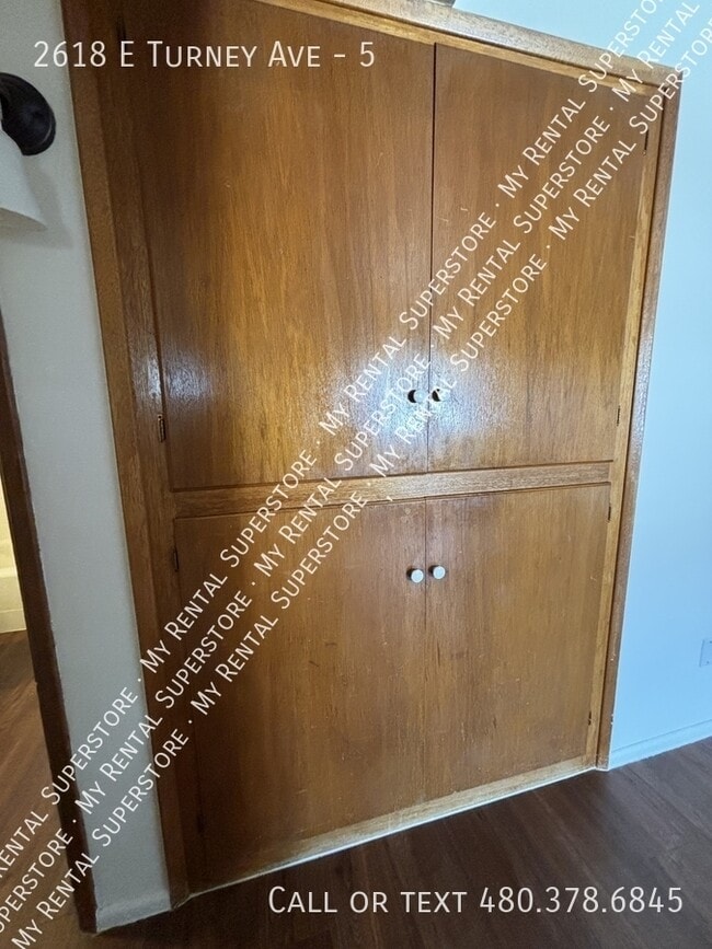 Foto del edificio - 2618 E Turney Ave
