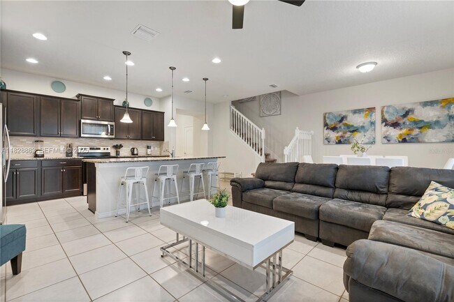 Foto del edificio - 2428 Dubai St