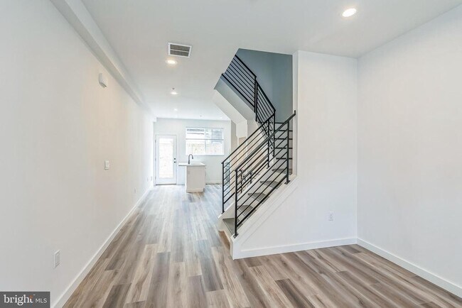 Foto del edificio - 1526 W Seybert St