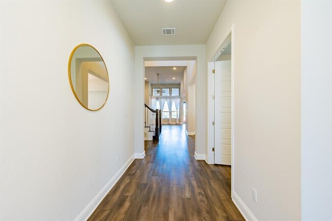 Building Photo - 4003 Logan Ridge Dr