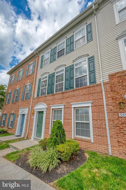 Building Photo - 557 Rhapsody Ct