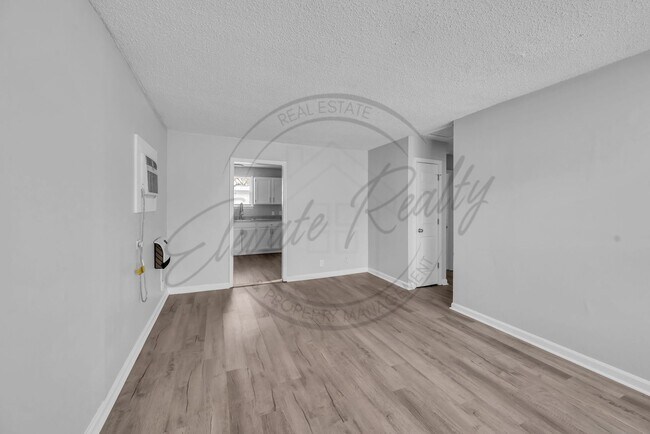 Foto del edificio - Updated Two Bedroom Ranch w/ Special!