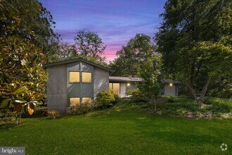 Building Photo - 3011 Sevor Ln