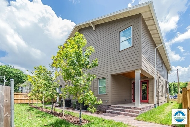 Building Photo - 210 E Columbus Dr
