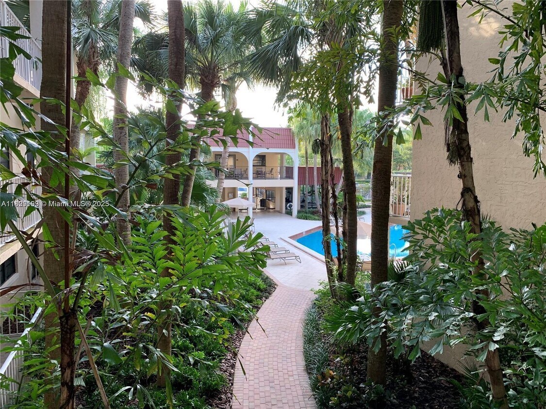 Foto principal - 9301 SW 92nd Ave