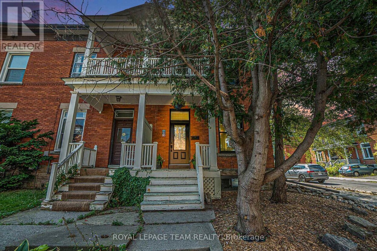 Primary Photo - 128 Pretoria Ave