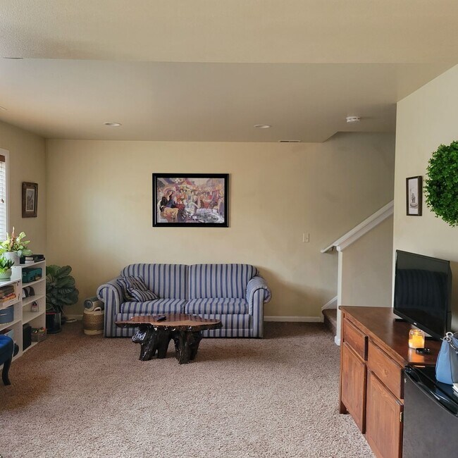 Foto del edificio - 3206 Warbler Way