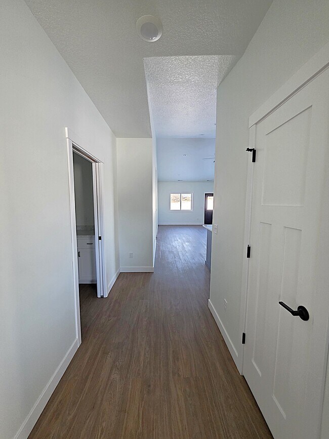 Building Photo - 1227 Wisteria Ln