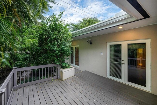 Building Photo - 648 Sevilla Ave