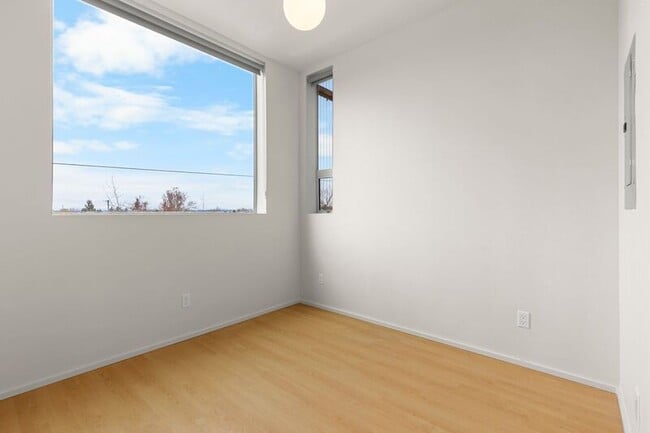 Foto del edificio - 7480 N Delaware Ave