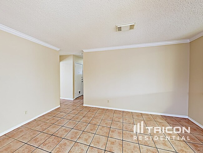 Building Photo - 7807 Encanto Vis Dr