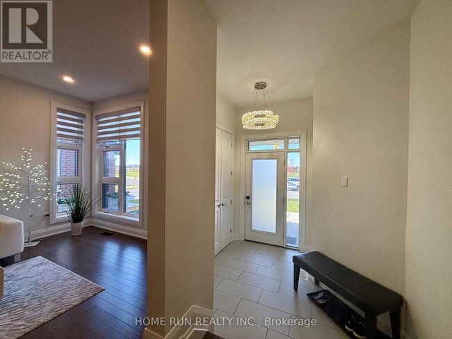 Building Photo - 561 Honeylocust Ave