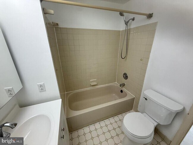 Foto del edificio - 922 Montgomery Ave