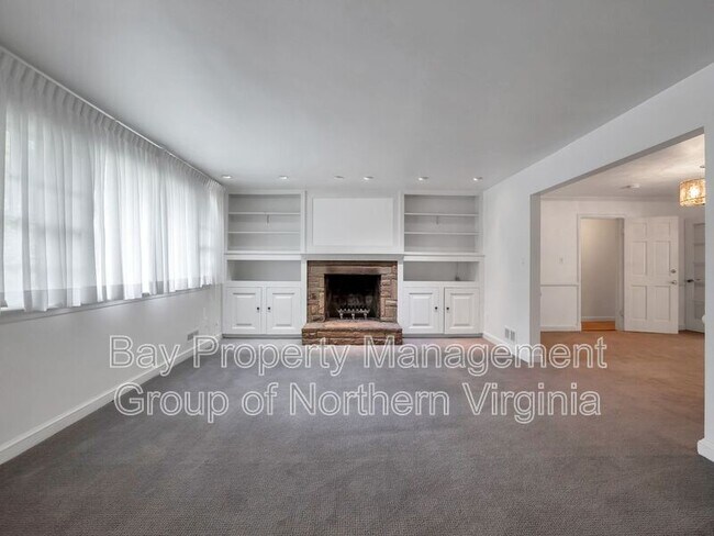 Building Photo - 6208 Tally Ho Ln