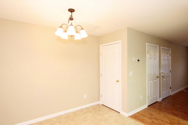Building Photo - 4842 Poplar Crest Way