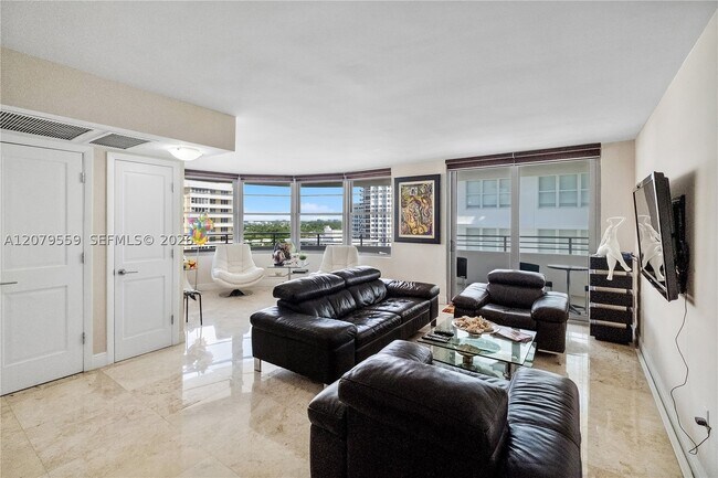 Foto del edificio - 5555 Collins Ave
