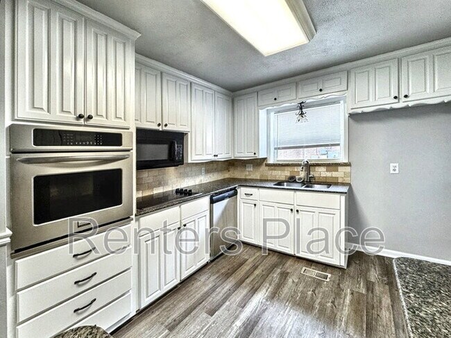 Foto del edificio - 2227 S 107th Ave E