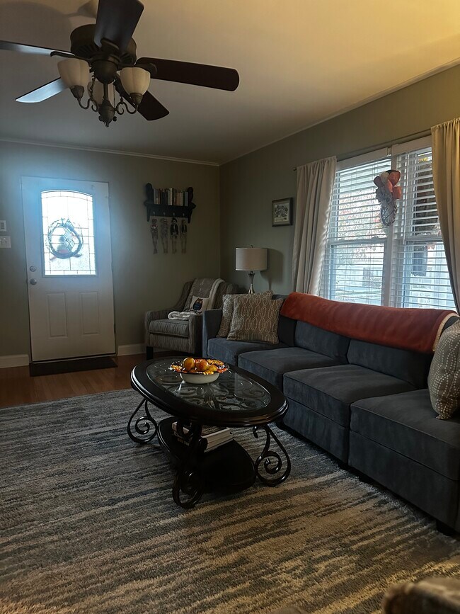 Foto del edificio - 3006 Sunset Ave