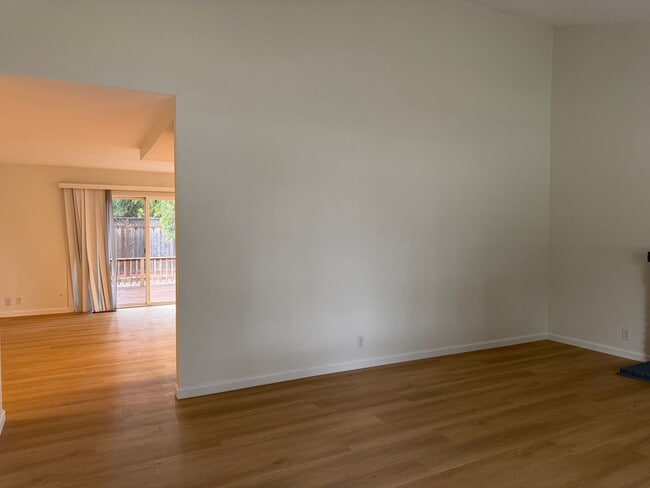 Building Photo - Spacious Corner Lot Home with Upgraded Fea...