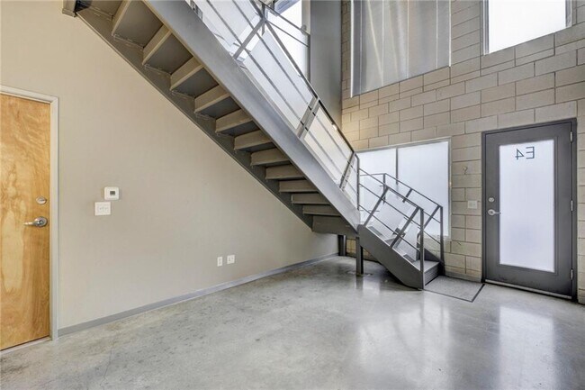 Foto del edificio - 4801 S Congress Ave