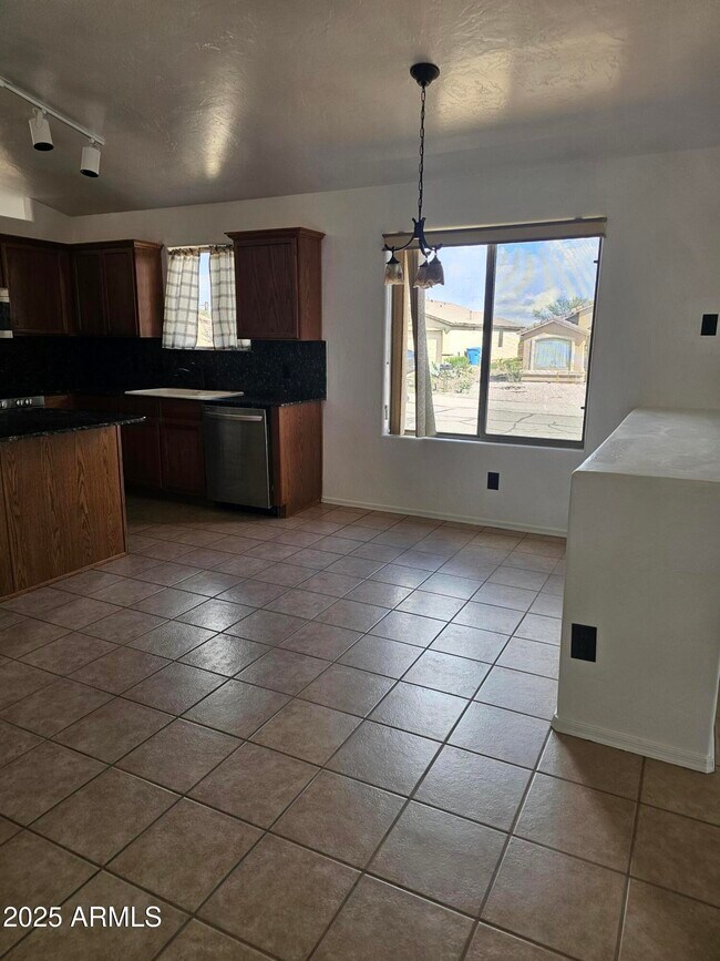 Foto del edificio - 2311 Skyview Dr