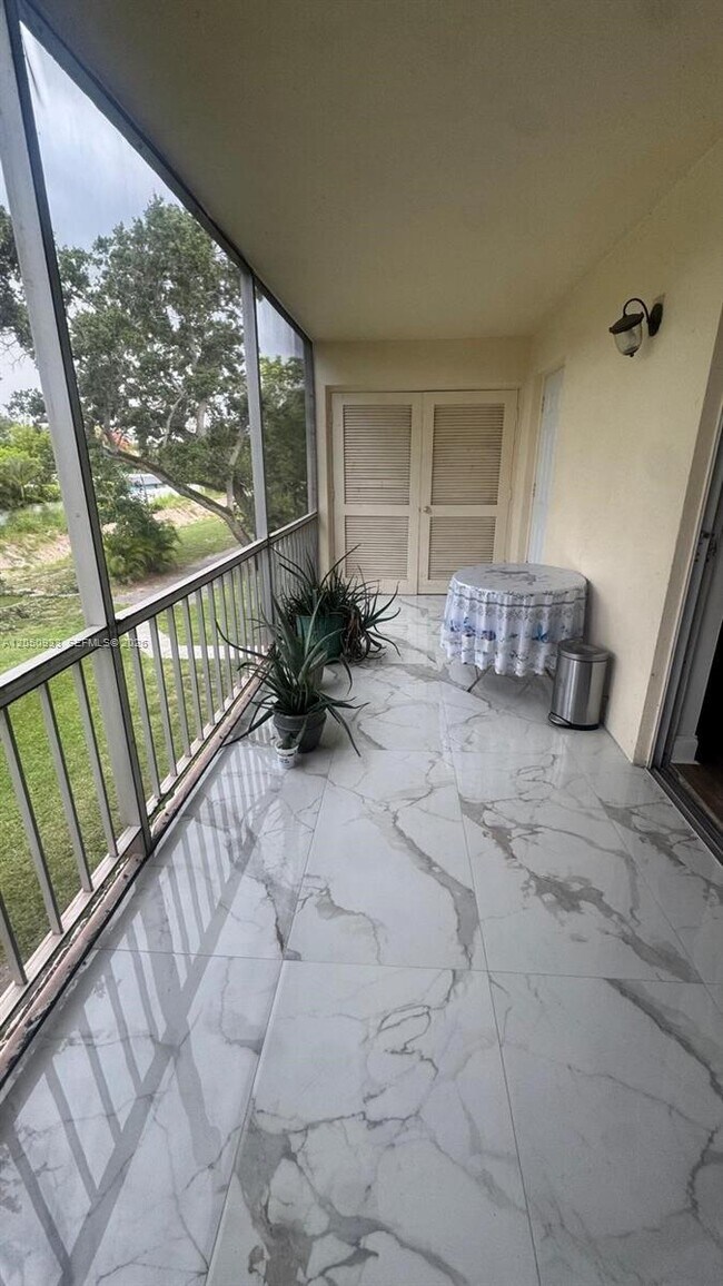 Foto del edificio - 636 NW 13th St