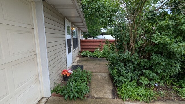 Building Photo - MN Cedar Village (859)