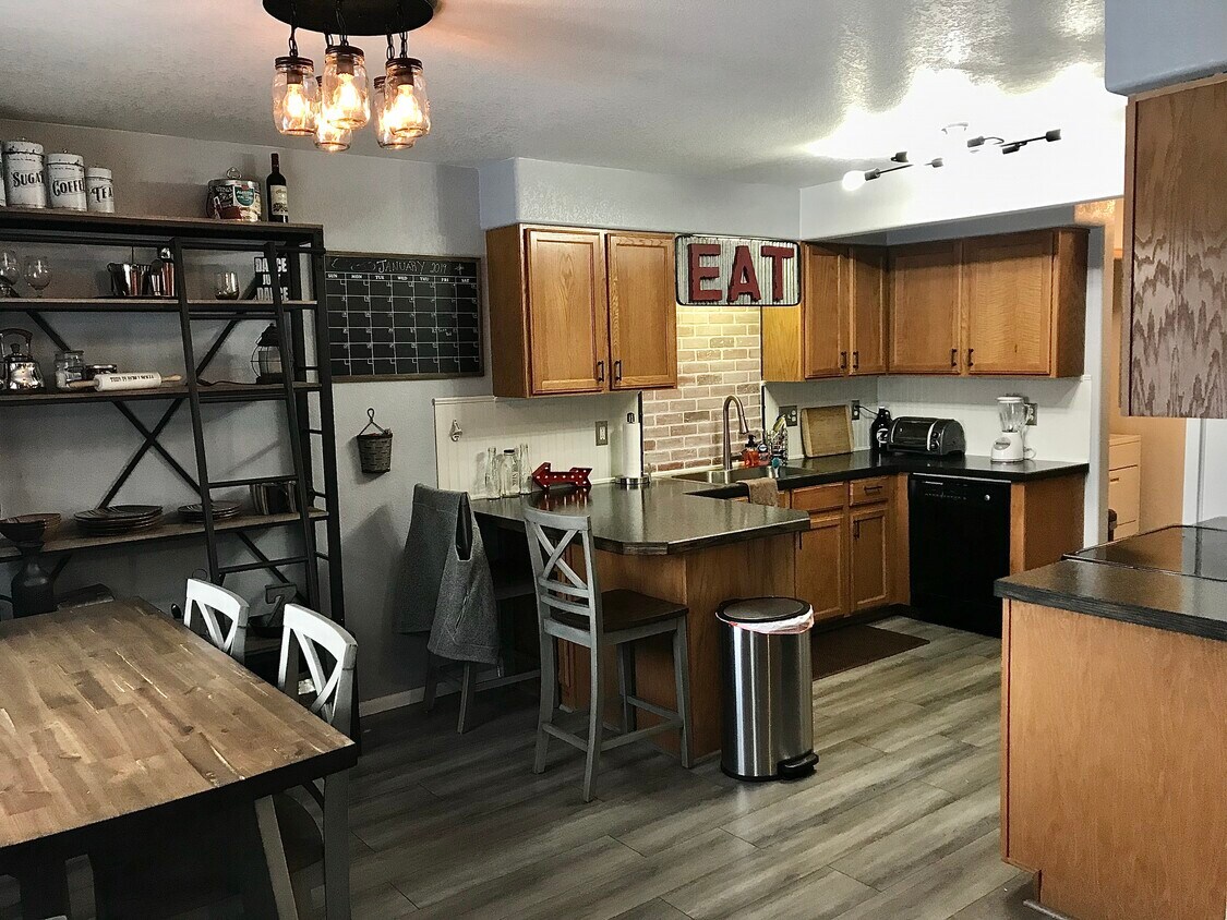 Foto principal - 1010 Winona Cir