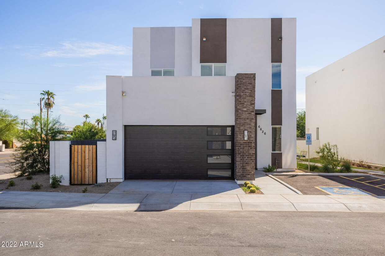 Foto principal - 6610 N 16th St