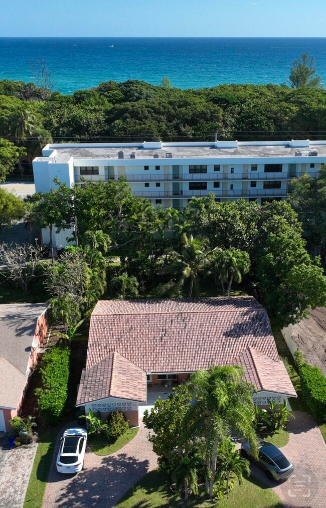 Building Photo - 266 NE Wavecrest Way