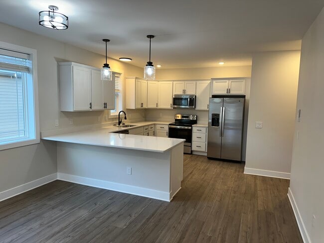 Building Photo - 252 Liam Ln