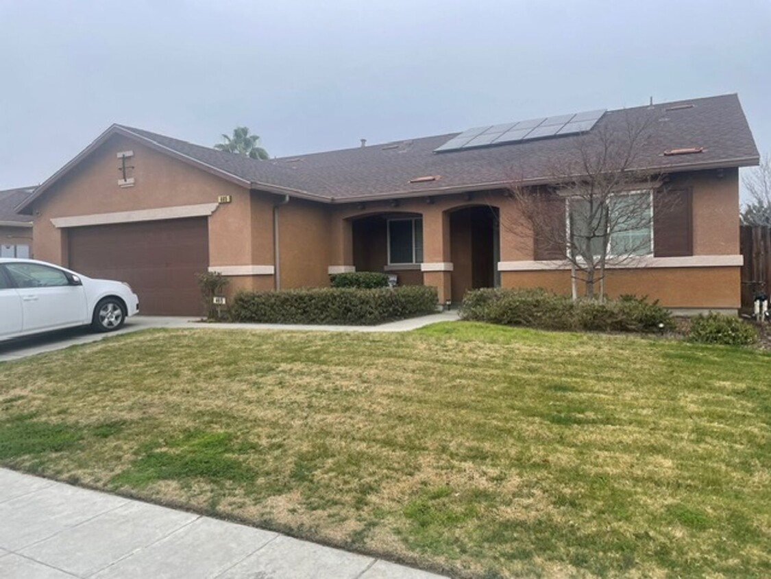 Primary Photo - Updated Sunnyside 3/2 Home in Clovis Schoo...