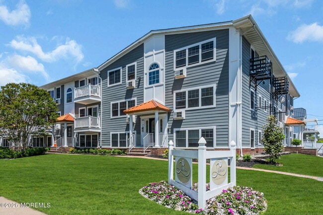Building Photo - 309 4th Ave
