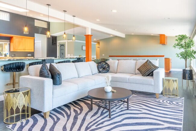 Foto del edificio - 5627 Illahee Road NE