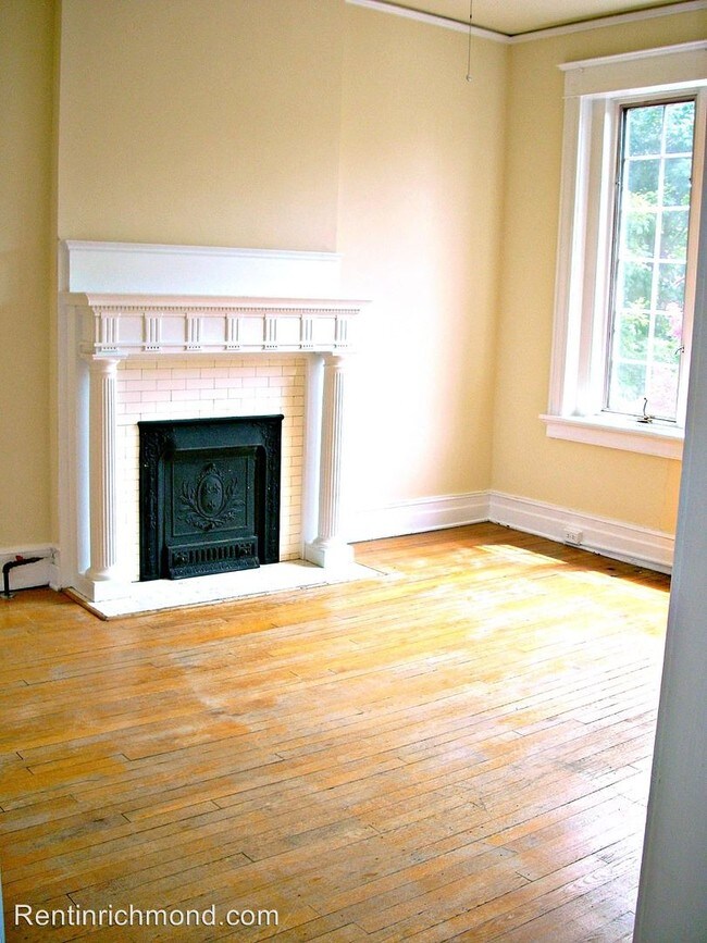 Building Photo - 2418 Grove Ave