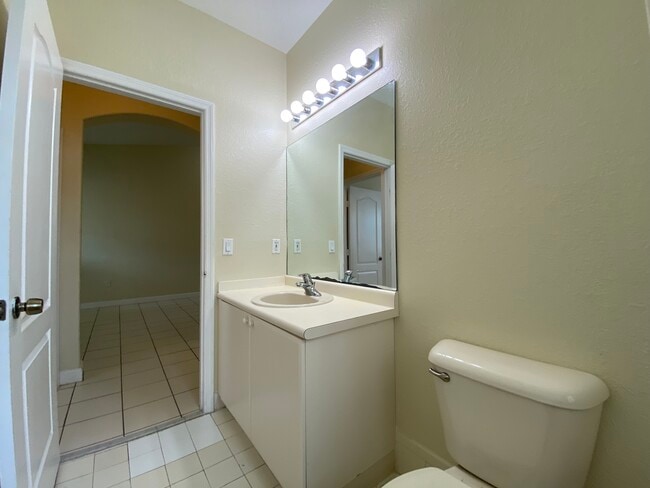 Foto del edificio - 1568 SE 26th St