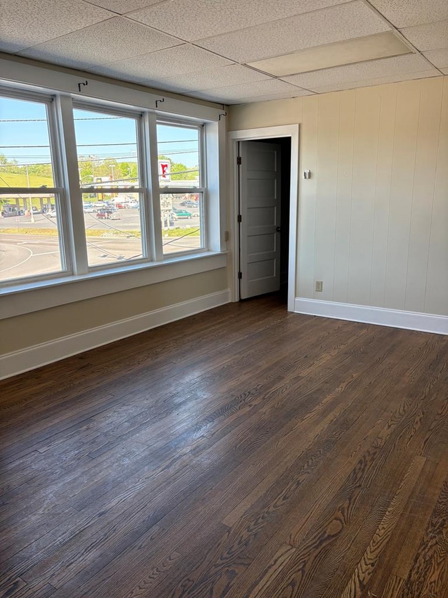 Building Photo - 117 Whitetop Rd