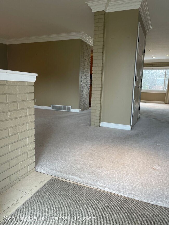Building Photo - 3 br, 2.5 bath House - 1428 McCartin Dr,