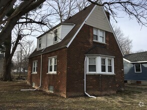 Building Photo - 11952 Outer Dr W