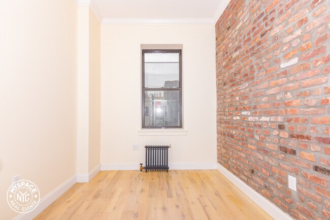 Building Photo - 920 Myrtle Ave