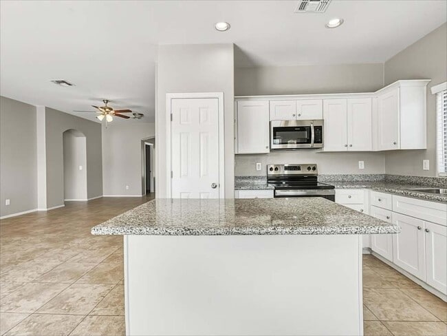 Building Photo - 1608 S 79th Ln